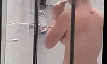 Neighbor chick looks hot as she's taking a shower